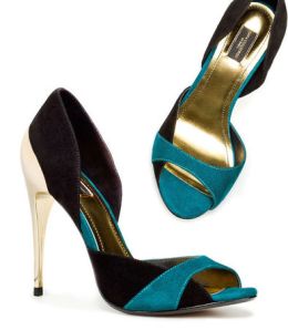 Sandal leather two-tone black and green with golden high heels from Zara
